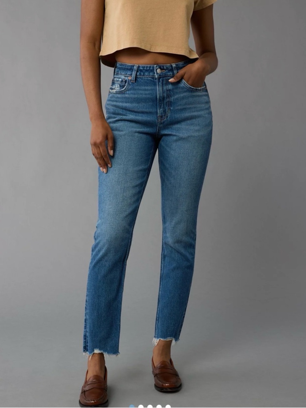 American Eagle AE Strigid Mom Jean size 4 Short Women's Jeans - Blue